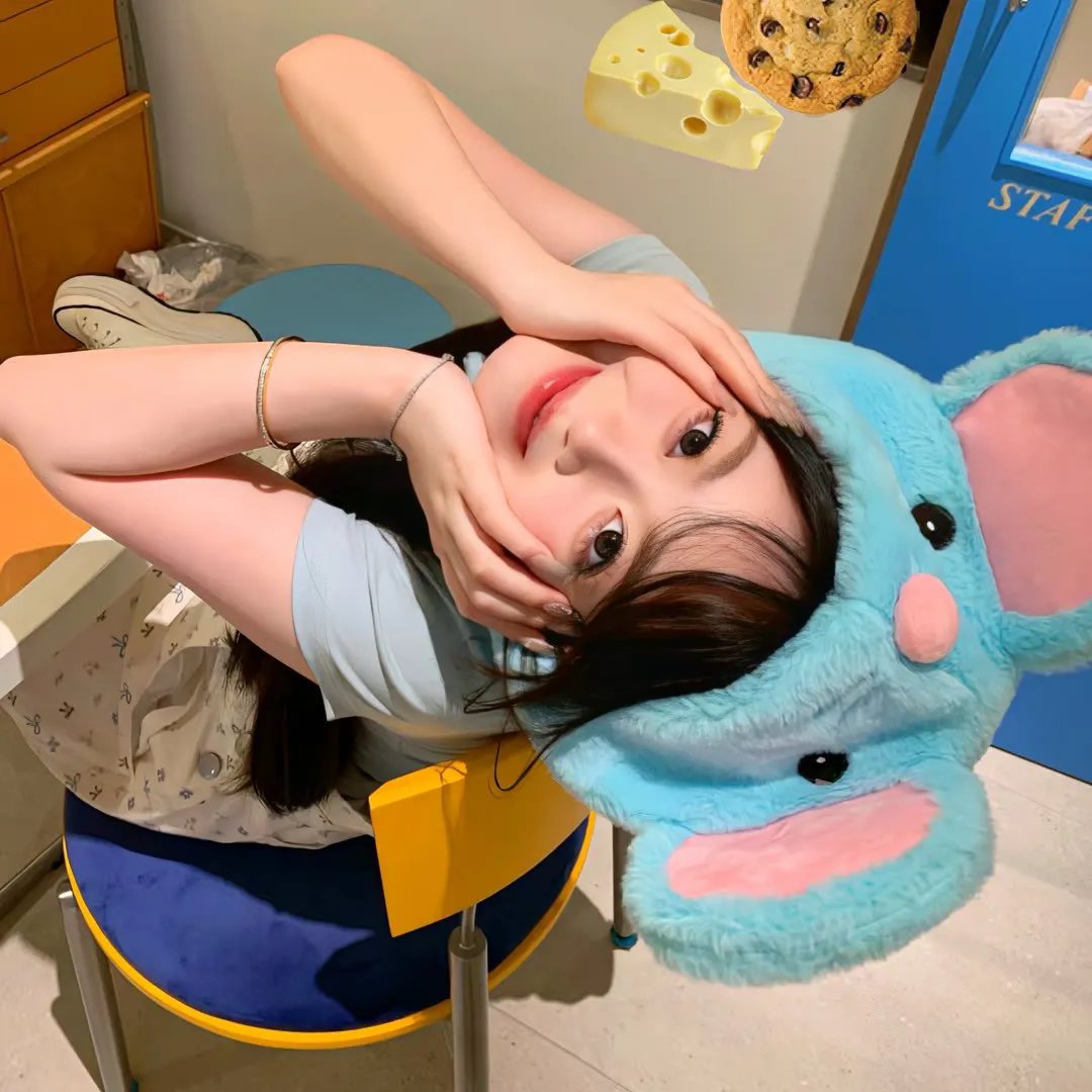 彼女